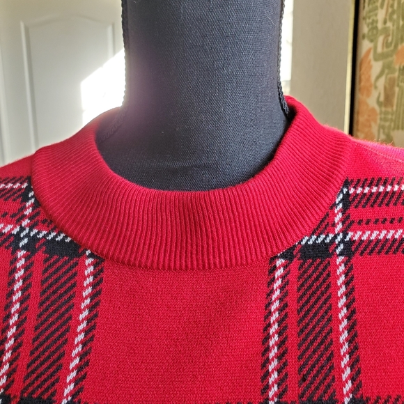 PERFECT RED PLAID PIECE BY UNITED STATES SWEATERS - Picture 2 of 5